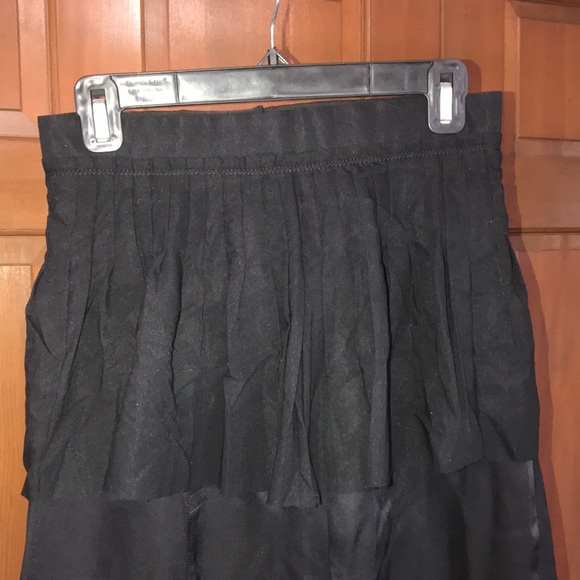 Marc Jacobs Skirt w/Ruffle, Black, Size 4 - Picture 4 of 14